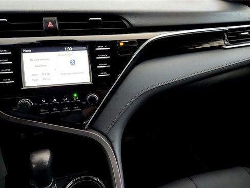 Certified 2018 Toyota Camry LE w/ Convenience Package image 24