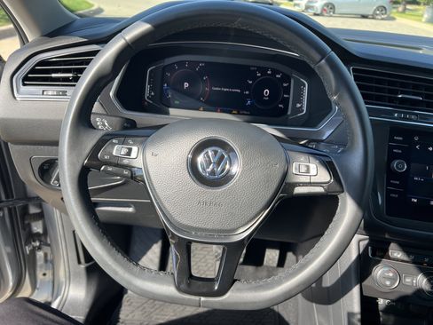 Certified 2020 Volkswagen Tiguan SEL image 17