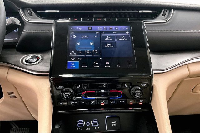 Used 2022 Jeep Grand Cherokee L Limited AWD/4WD image 31