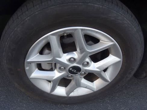 Used 2025 Kia Soul LX w/ LX Technology Package FWD image 14