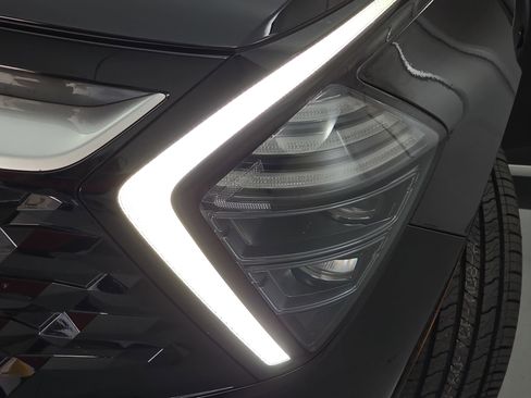 Used 2024 Kia Sportage EX image 30