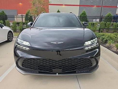 Used 2025 Genesis GV60 RWD image 12