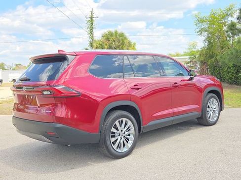 Used 2025 Toyota Grand Highlander AWD image 4