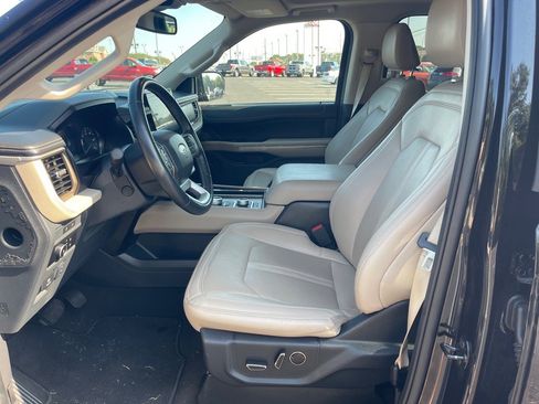 Used 2024 Ford Expedition Max Limited image 10