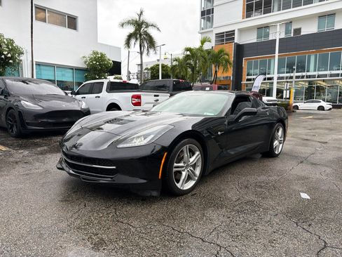 Used 2017 Chevrolet Corvette Stingray Coupe w/ 1LT RWD image 1