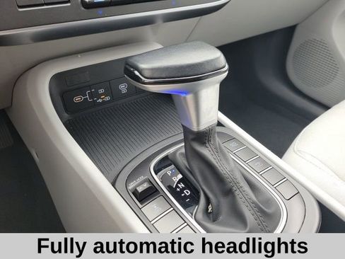 Used 2025 Hyundai Kona SEL image 7