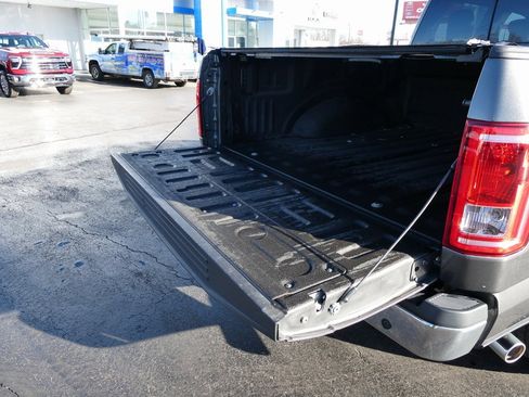 Used 2016 Ford F150 XLT w/ Equipment Group 302A Luxury image 9