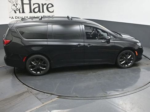 Used 2023 Chrysler Pacifica Touring-L w/ S Appearance Package FWD image 39