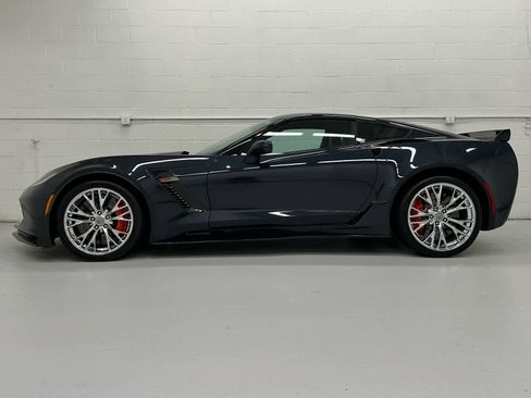 Used 2015 Chevrolet Corvette Z06 w/ Z07 Performance Package image 3