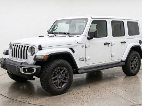 Used 2025 Jeep Wrangler Unlimited Sport AWD/4WD image 3