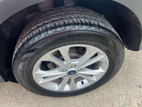 Used 2018 Ford Escape SE FWD image 19