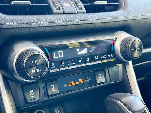 Used 2023 Toyota RAV4 XLE Premium AWD/4WD image 15