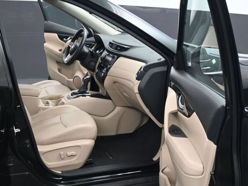 Used 2019 Nissan Rogue SL w/ Premium Package AWD/4WD image 45