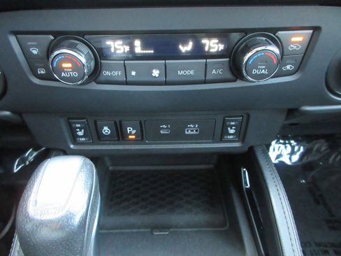 Used 2022 Nissan Frontier PRO-4X w/ Pro-4X Premium Package image 47