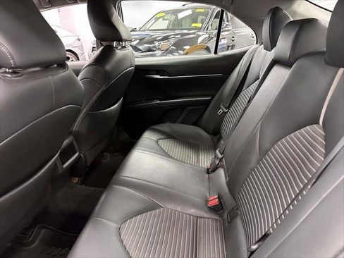 Certified 2019 Toyota Camry SE image 15