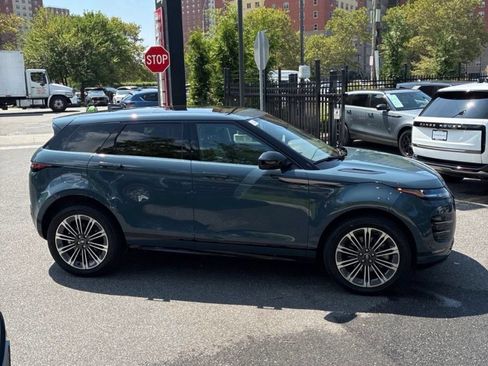 Used 2025 Land Rover Range Rover Evoque Dynamic SE AWD/4WD image 8
