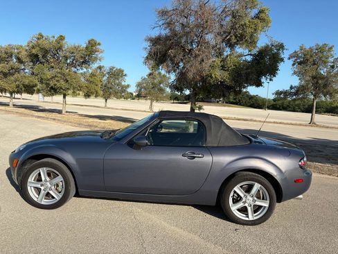 Used 2007 MAZDA MX-5 Miata Sport RWD image 3