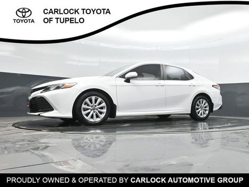 Used 2018 Toyota Camry LE image 37