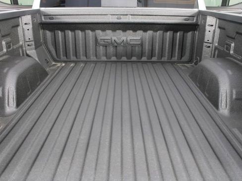 New 2026 GMC Sierra 1500 SLT image 21