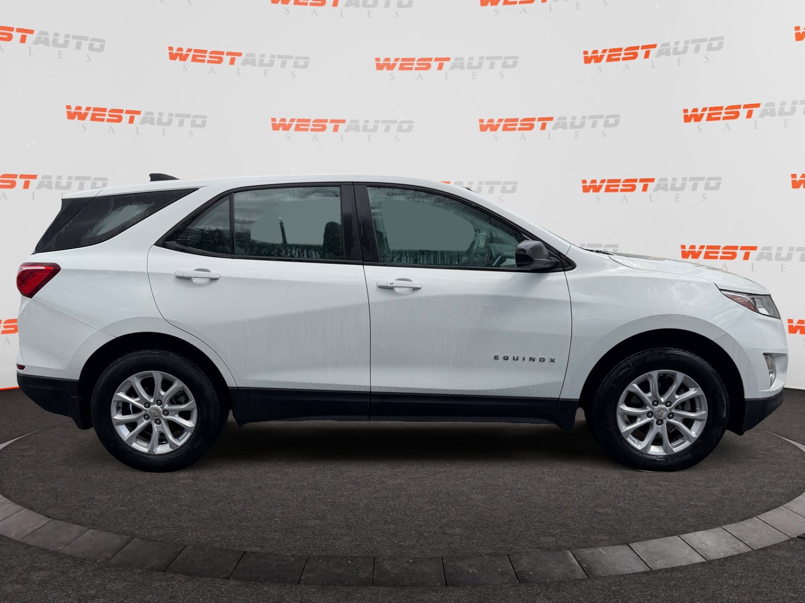 Used 2020 Chevrolet Equinox LS w/ LPO, Floor Liner Package AWD/4WD image 6