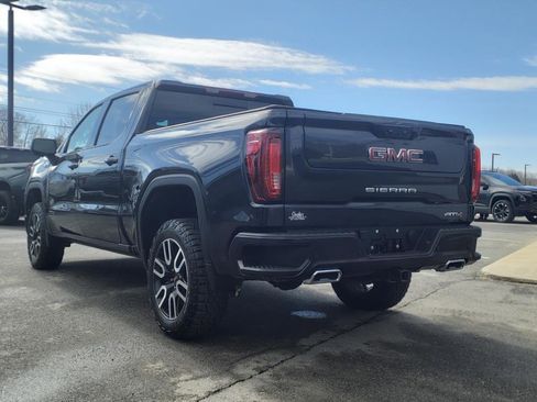 Used 2024 GMC Sierra 1500 AT4 w/ AT4 Preferred Package image 3