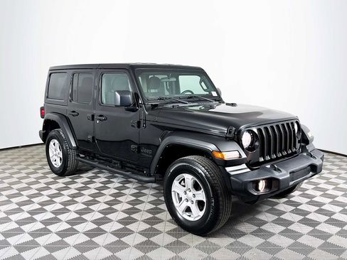 Used 2022 Jeep Wrangler Unlimited Sport image 3