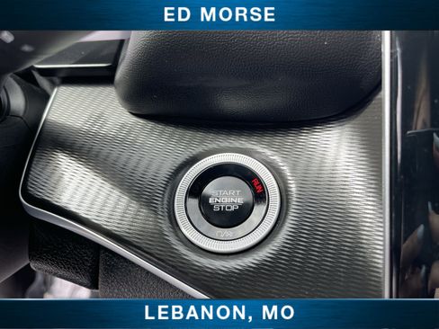 Used 2025 Jeep Grand Cherokee Altitude AWD/4WD image 16