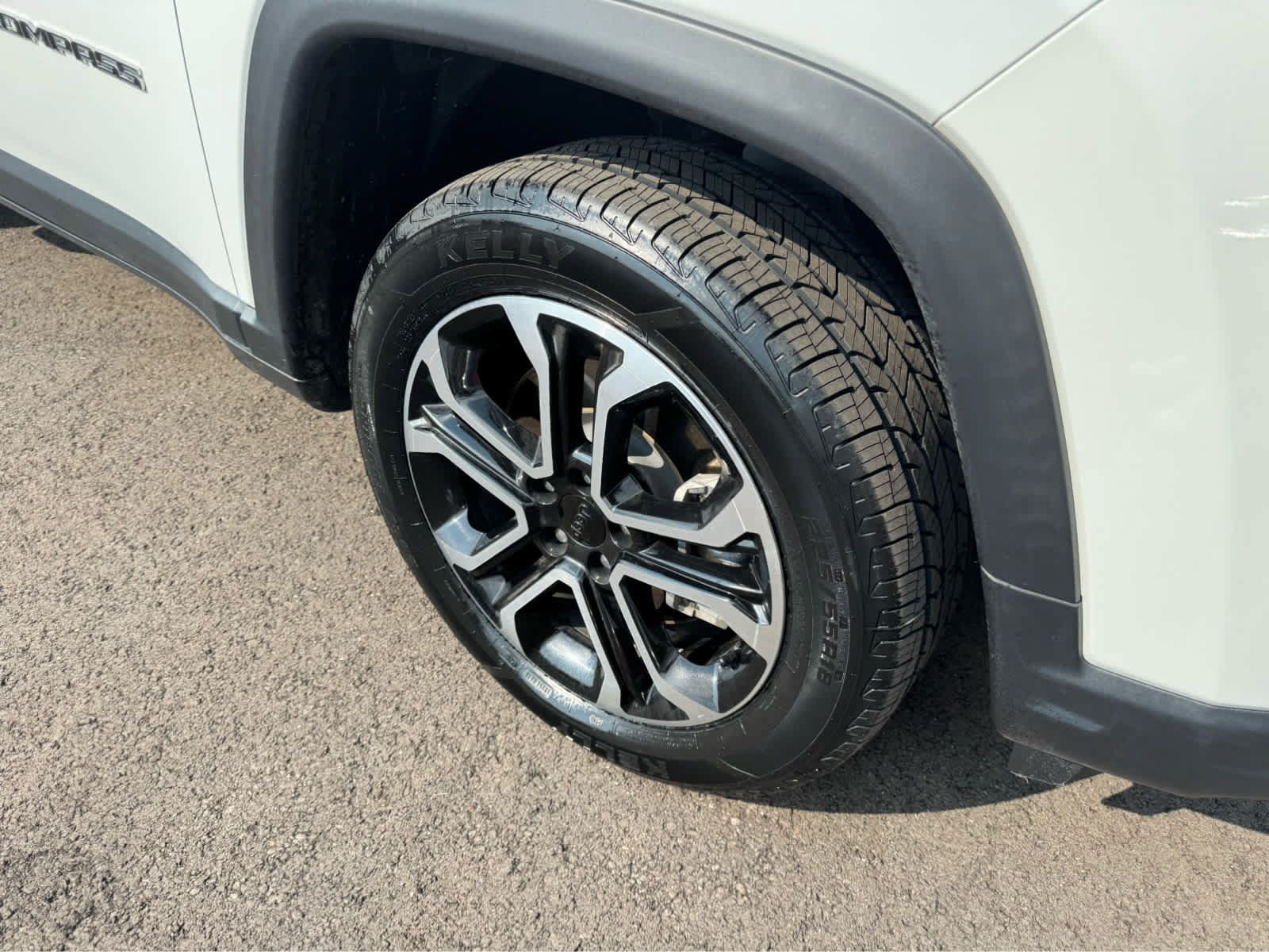 Used 2023 Jeep Compass Limited AWD/4WD image 10