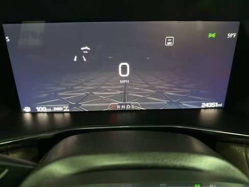 Used 2024 GMC Canyon Denali image 25