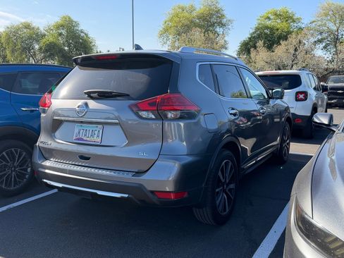 Used 2017 Nissan Rogue SL w/ SL Premium Package FWD image 3