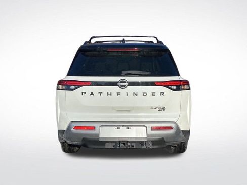 Used 2024 Nissan Pathfinder Platinum image 15