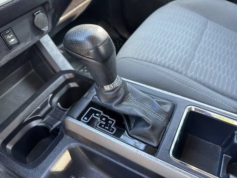 Used 2017 Toyota Tacoma SR5 w/ Tow Package RWD image 28