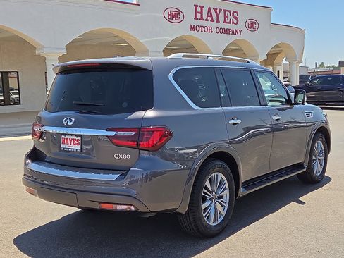 Used 2024 INFINITI QX80 Luxe RWD image 4