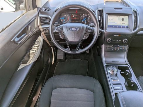 Used 2020 Ford Edge SE FWD image 17