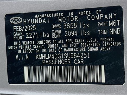 Used 2025 Hyundai Elantra Sport FWD image 12