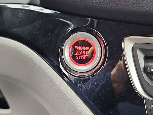 Used 2020 Honda Pilot Touring image 16