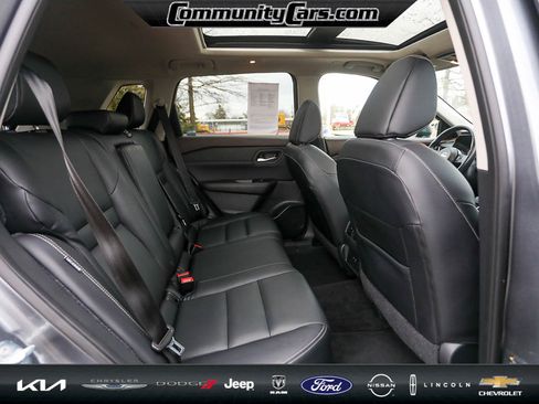 Used 2023 Nissan Rogue SL image 22