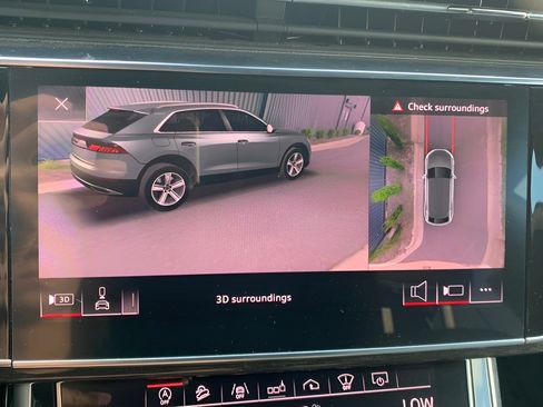 Used 2019 Audi Q8 Prestige w/ Luxury Package AWD/4WD image 39