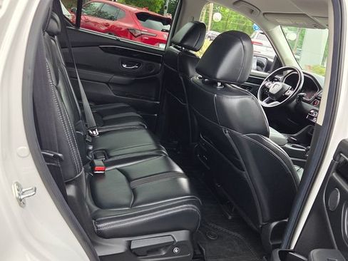 Used 2025 Honda Pilot EX-L image 19