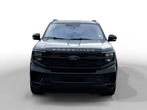 Certified 2025 Ford Expedition Active AWD/4WD image 8