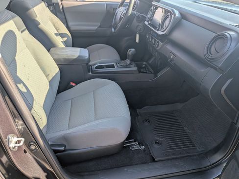 Used 2022 Toyota Tacoma SR image 33
