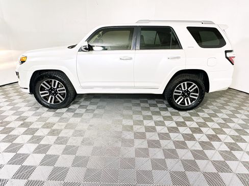 Used 2020 Toyota 4Runner Limited AWD/4WD image 6
