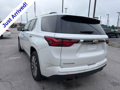 Used 2023 Chevrolet Traverse Premier FWD image 6