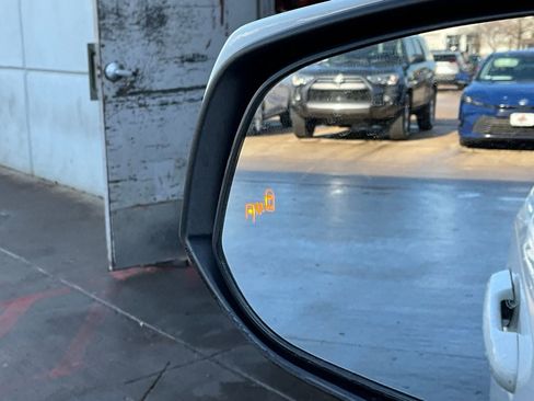 Used 2025 Toyota RAV4 XLE image 20