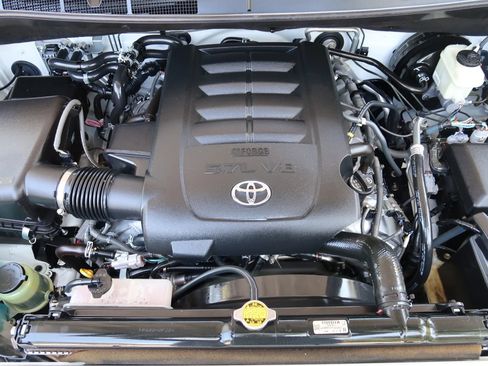 Used 2011 Toyota Sequoia Limited AWD/4WD image 40