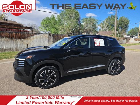 Used 2025 Nissan Kicks SV AWD/4WD image 1