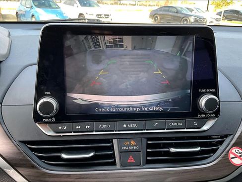 Used 2024 Nissan Altima 2.5 SV image 24