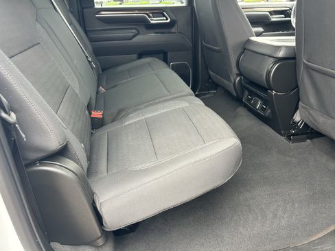 Used 2025 Chevrolet Silverado 2500 LT w/ Safety Package AWD/4WD image 11