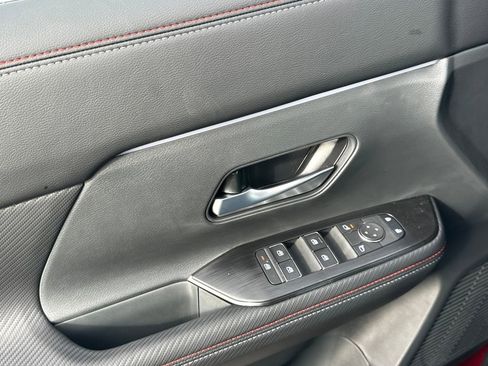 New 2026 Nissan Kicks SR w/ Cold Weather Package image 10