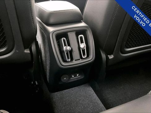 Used 2023 Volvo XC40 B5 Ultimate w/ Protection Package Premier image 32